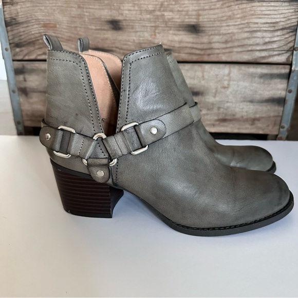 MADDEN GIRL | Finian Ankle Booties - Size 8 - Picture 4 of 5